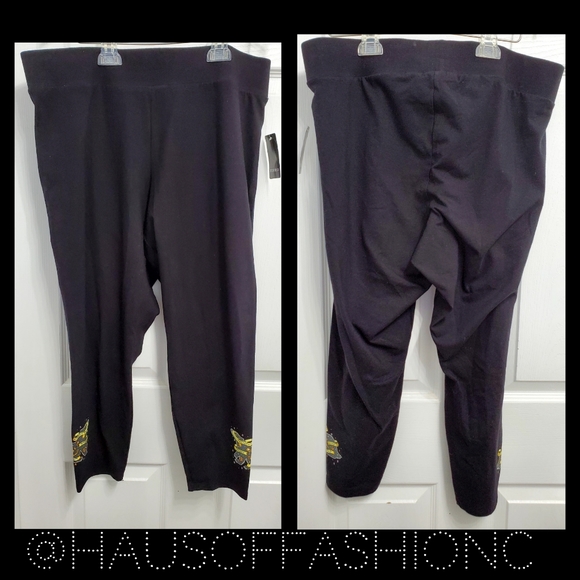 TORRID HARRY POTTER Hufflepuff Crop Leggings! NWT! - Picture 3 of 6